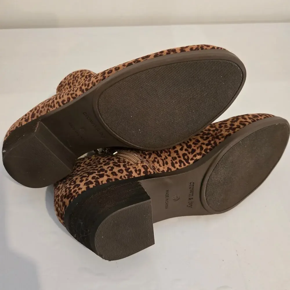 Crown & Ivy Flaunting Bold leopard print Kendall Booties - Picture 6 of 10